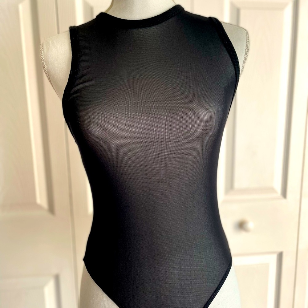 forever 21* black layering bodysuit: Size Medium